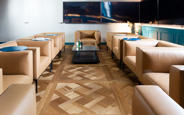 Panel parquet in modern office