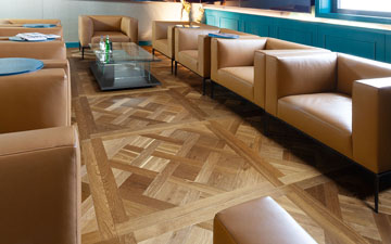 Panel parquet in modern office