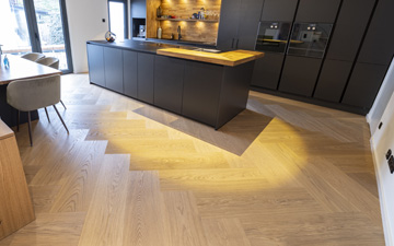 Exclusive herringbone in a special format